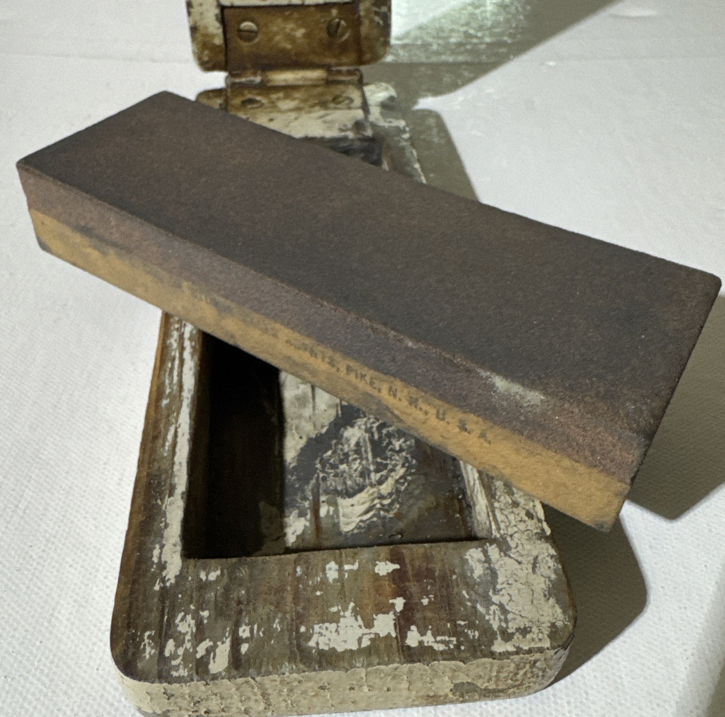 Vintage Norton Pike India Oilstone Fine Grit Bench Sharpening Stone Wooden Box