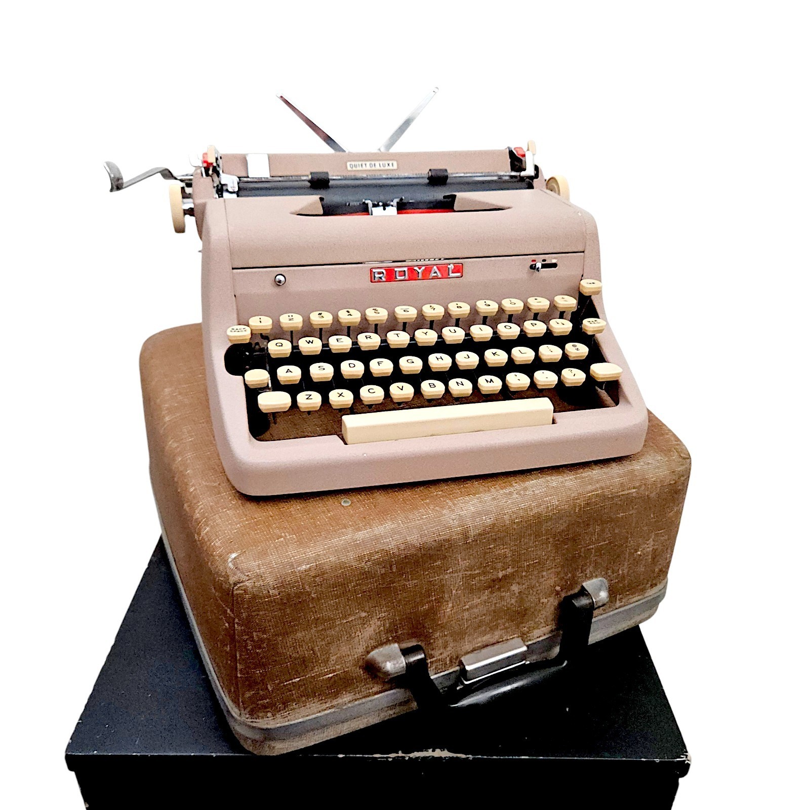 1957 Adobe Rose Royal Quiet De Luxe Manual Portable Typewriter Vtg 50s MCM VGC