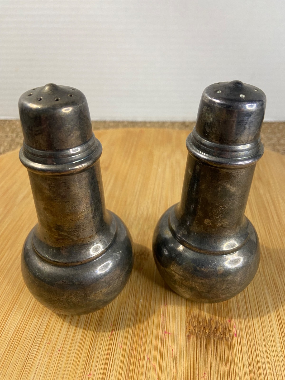 Vintage WM Rogers Silver Plate Salt & Pepper Shakers Set with Original Box