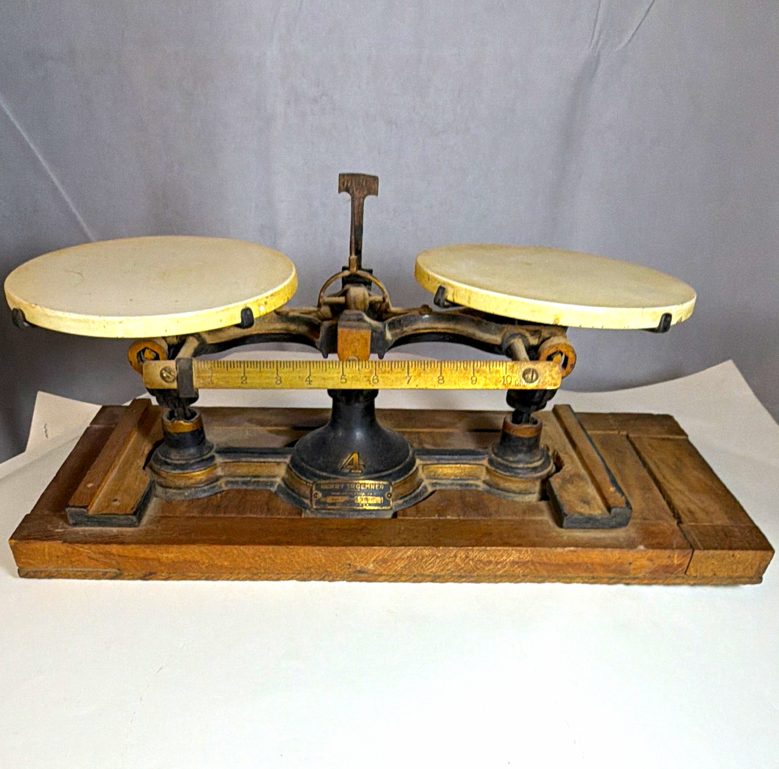 Antique Henry Troemner Harvard Scale Double Pan Balance Scale w/ Weights Set