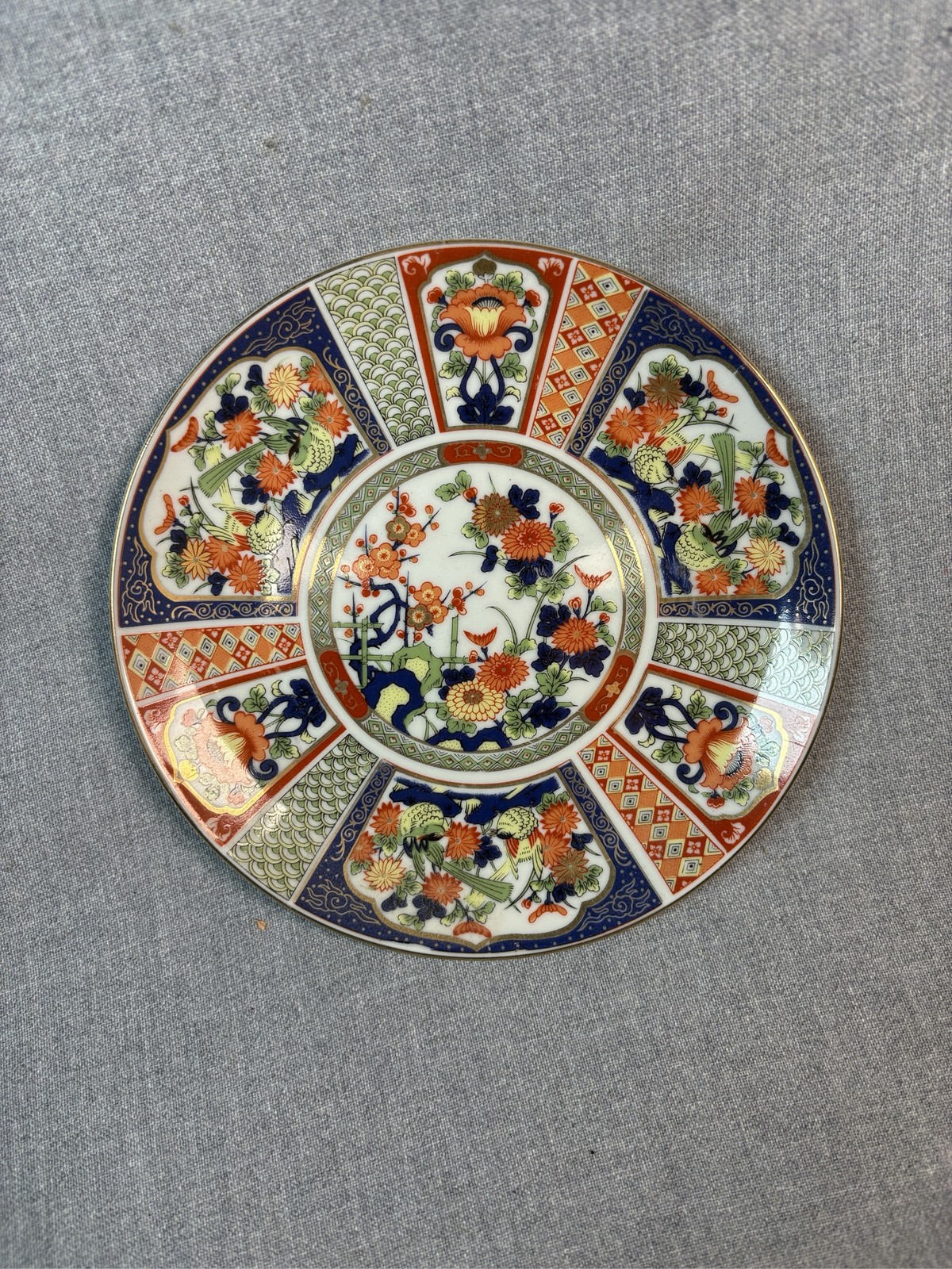Japanese Imari Porcelain Plate Hand Painted Floral Gold Gilt Design