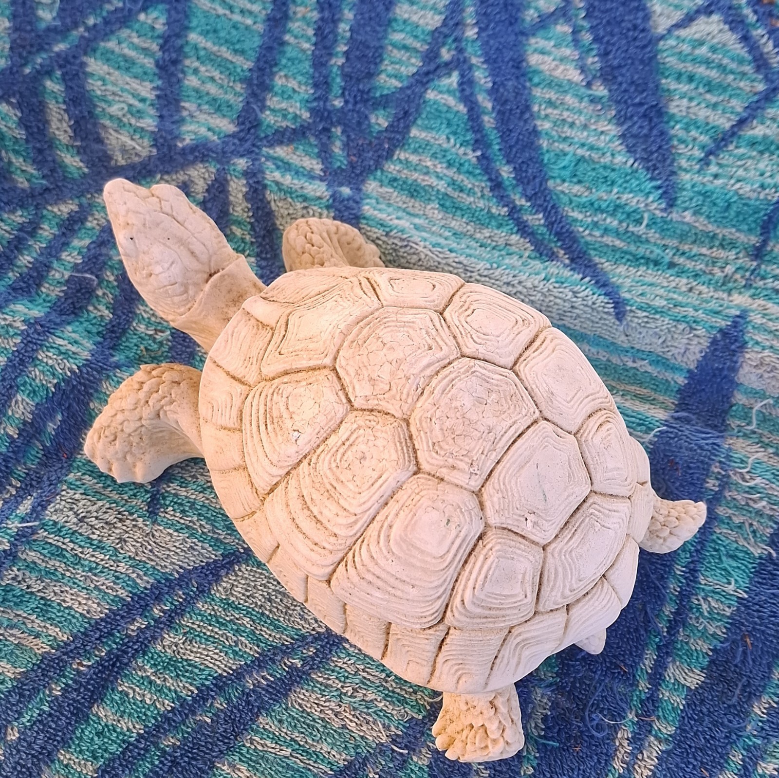vintage Norleans Carved Turtle Figurine.