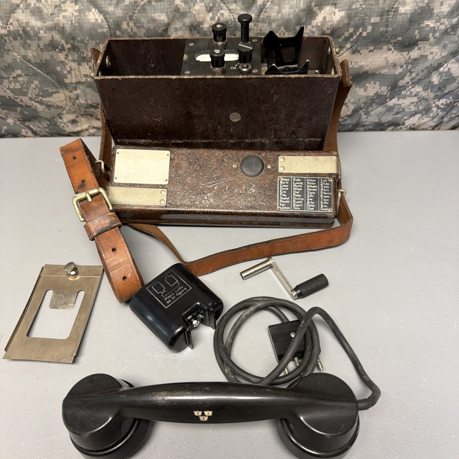 ERICSSON Military Vintage Field Bakelite Crank Phone Sweden Army Radio A-25