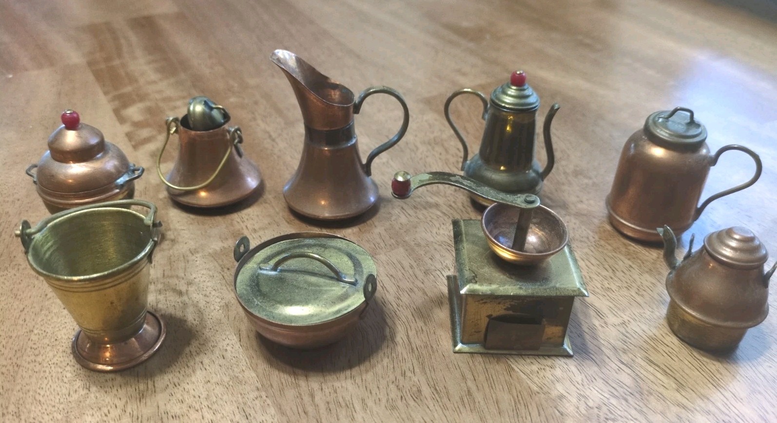 9 Vtg Copper & Brass Mini Pots Kettle Teapots Coffee Grinder  Doll Ornament
