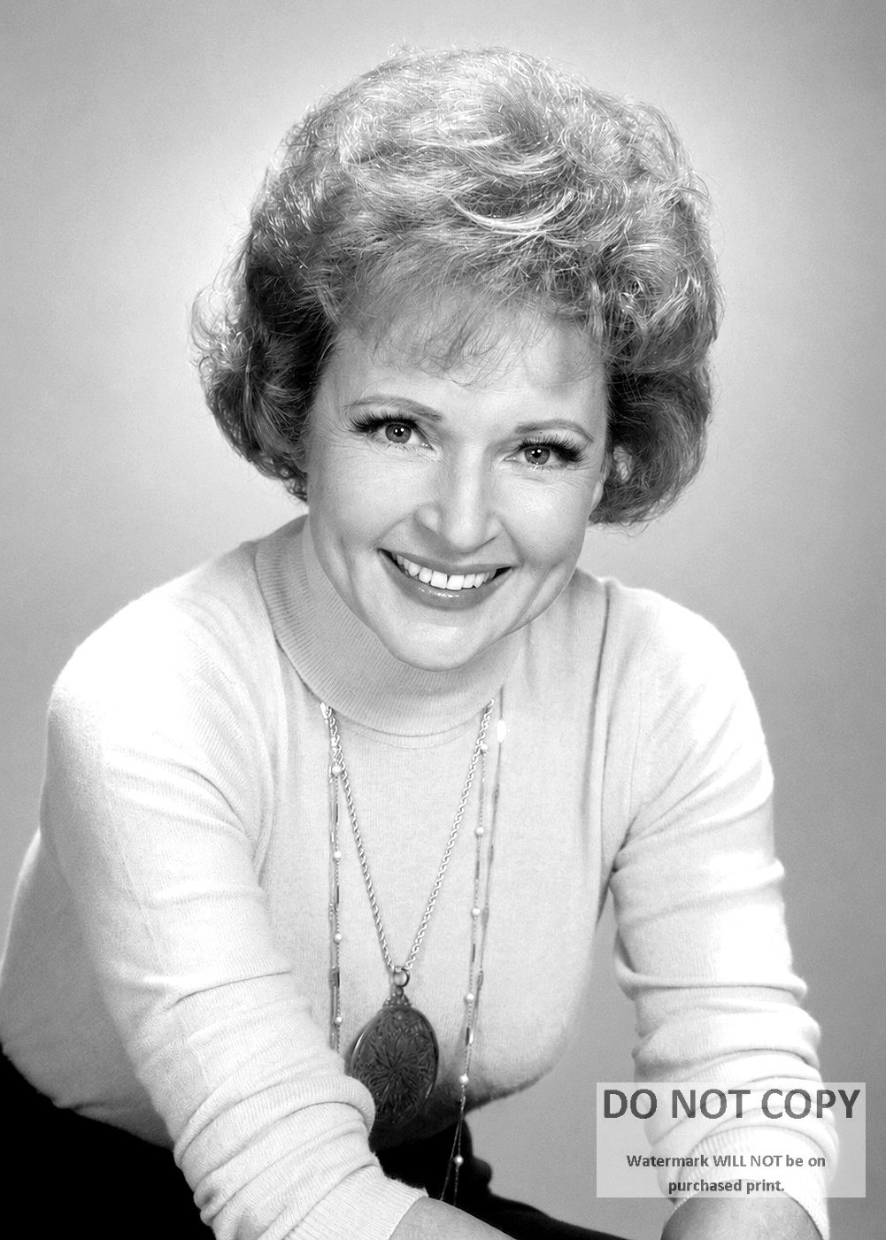 5X7 PUBLICITY PHOTO - BETTY WHITE ACTRESS AND COMEDIAN (AB-423)