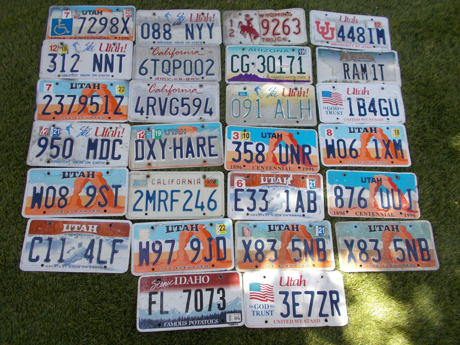 Lot Of 26 Mixed States ROUGH, Scratch & Dent & Bent License Plates Craft Grade