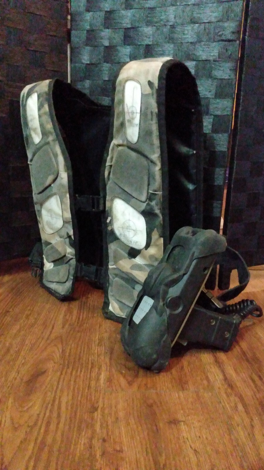 Lazer Runner - 14 vest Laser Tag System - Lot 14 vest, 14 phaser gun, 3 target,