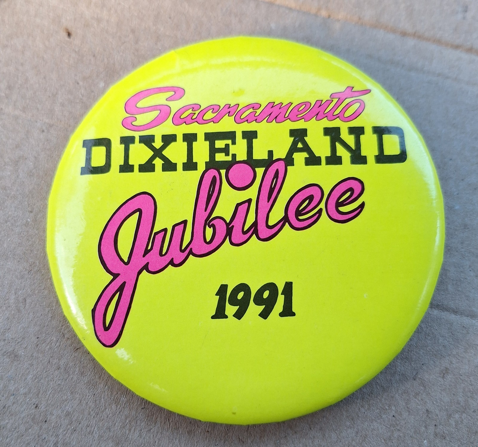 Sacramento, California Dixieland Jubilee 1991 Pin Back Button 