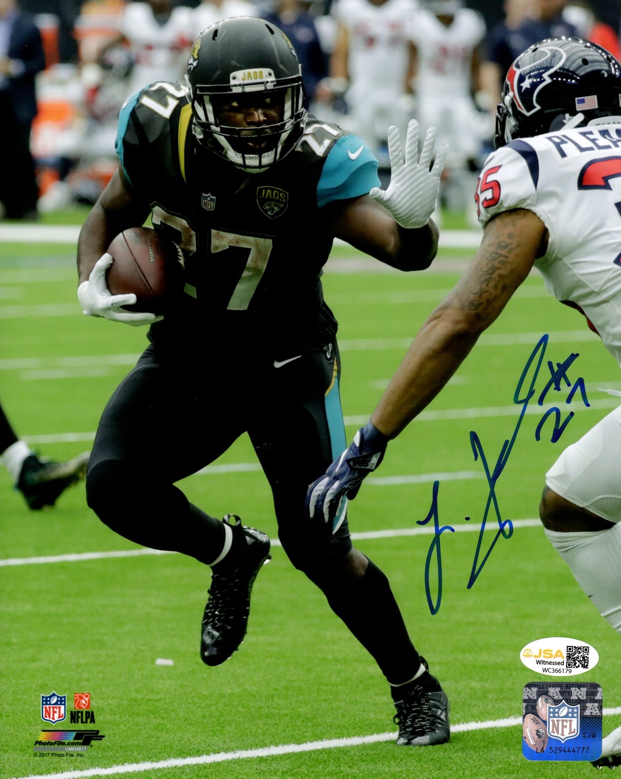 Leonard Fournette Autographed Jacksonville Jaguars (Black Jersey) 8x10 Photo - P
