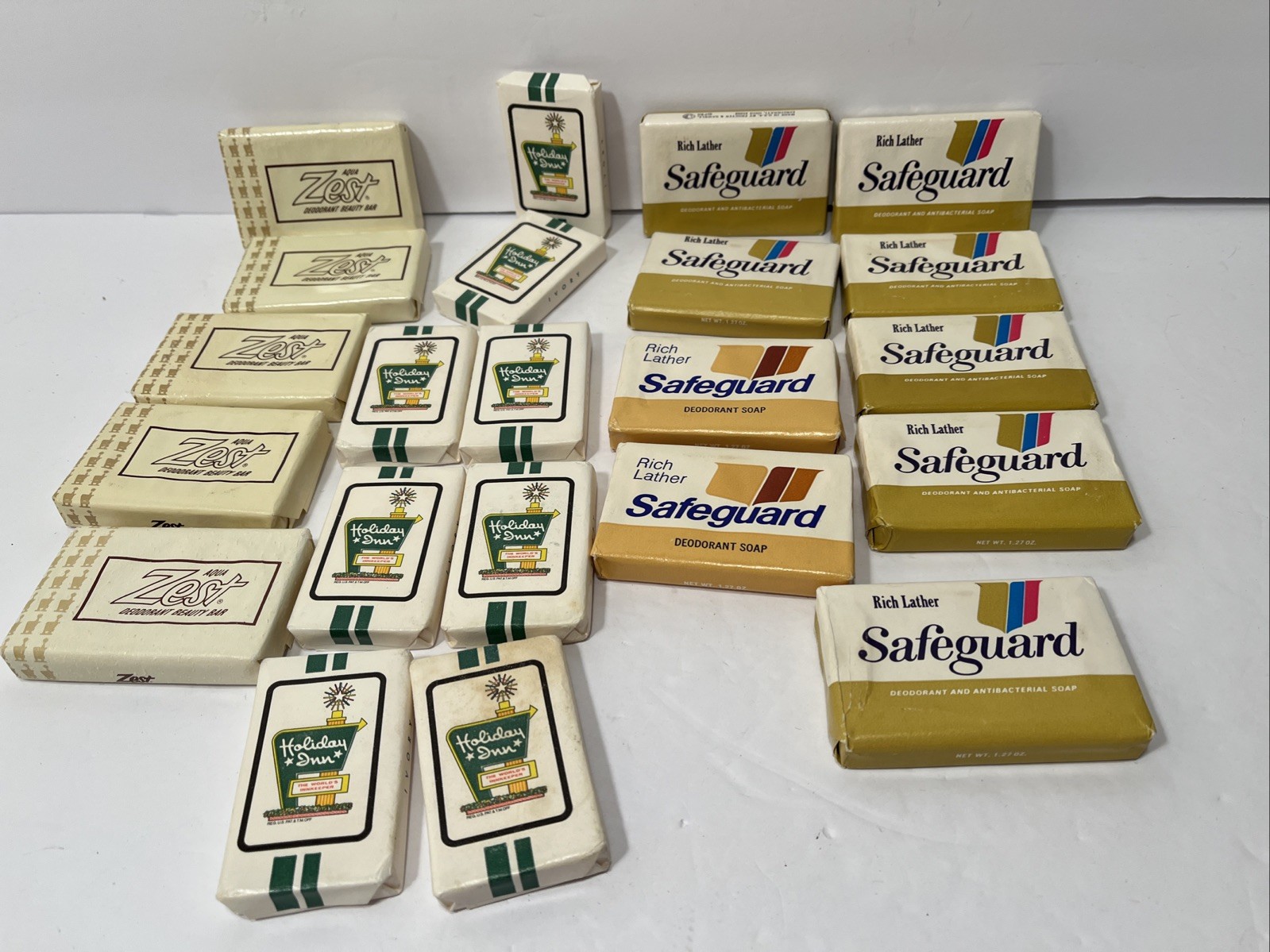 Lot Of 22 Vintage Holiday Inn Ivory Safeguard Zest. Soap Hotel Motel, Unopened