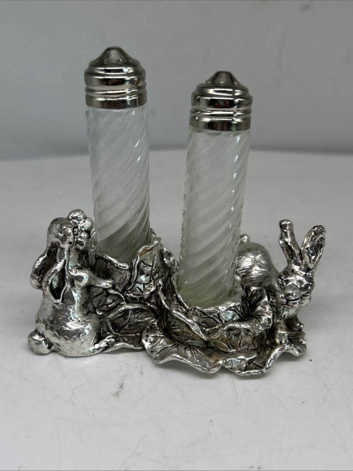 Vintage Arthur Court Salt & Pepper Shakers Bunny Rabbits Cabbage Garden 1998