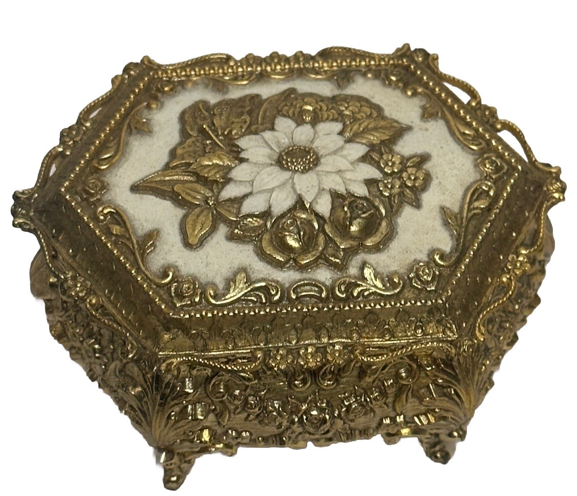 Vtg Ornate Trinket Box Victorian Gold Toned Jewelry Hollywood Regency Japan 4\