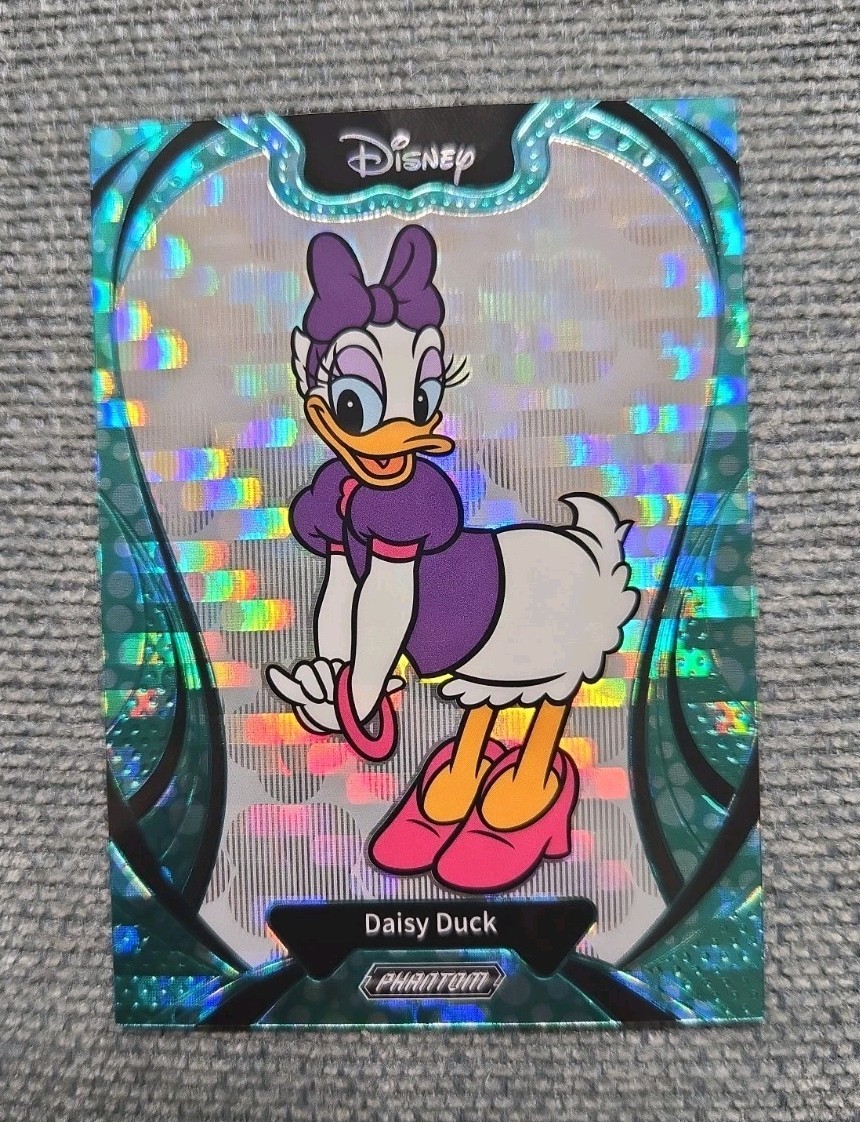 2025 Disney Phantom Kakawow  Blue Refractor 137/210  Daisy Duck
