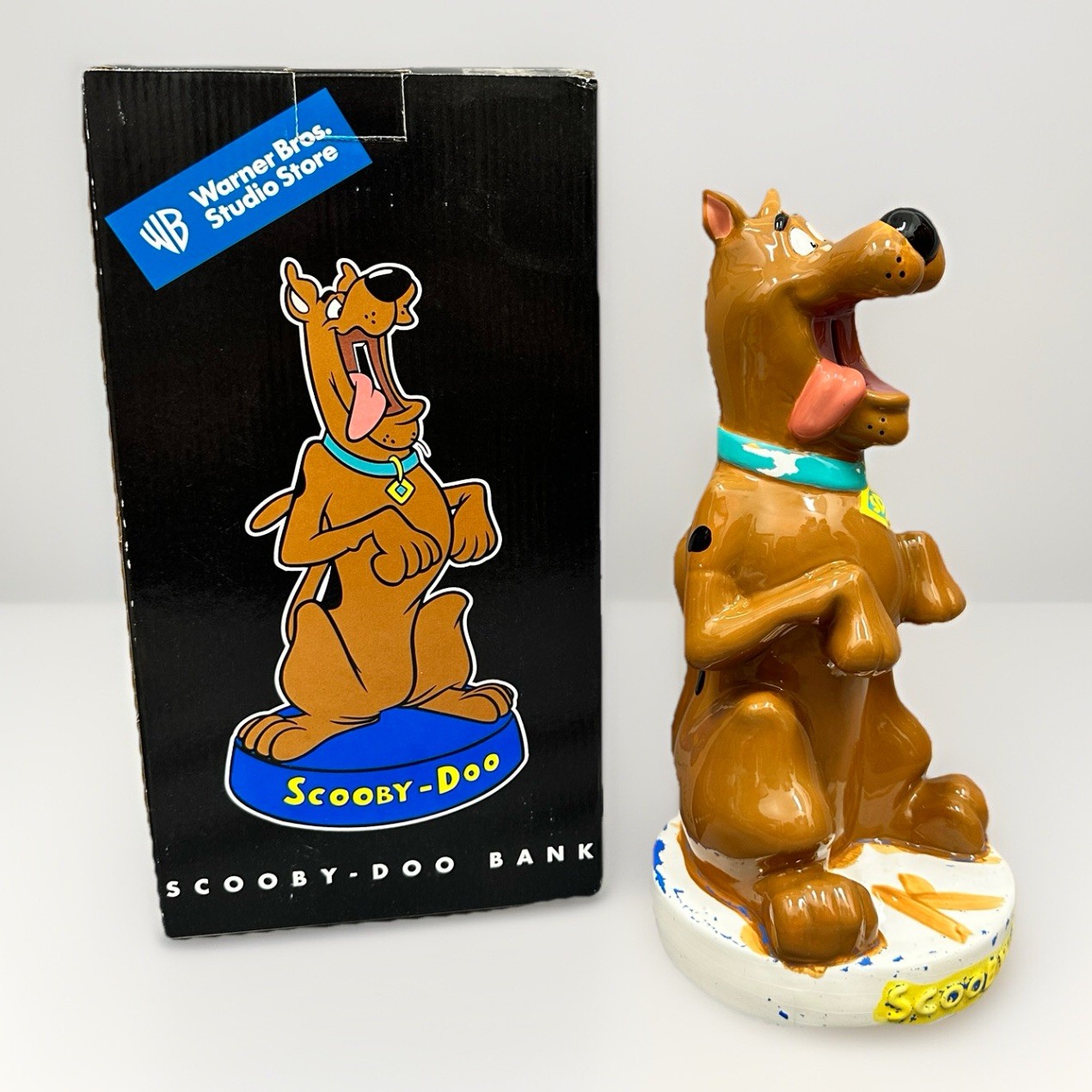 Vintage 1998 Scooby-Doo Ceramic Bank Warner Bros Studio Boxed Paint Loss – READ