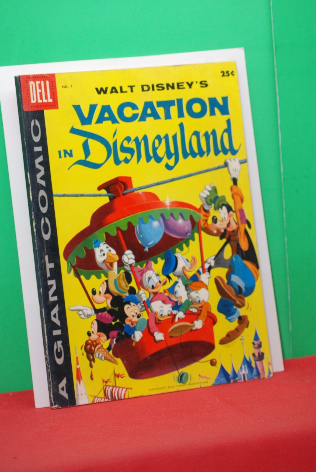 Walt Disney's Vacation in Disneyland #1 1958 Dell Giant. VF+