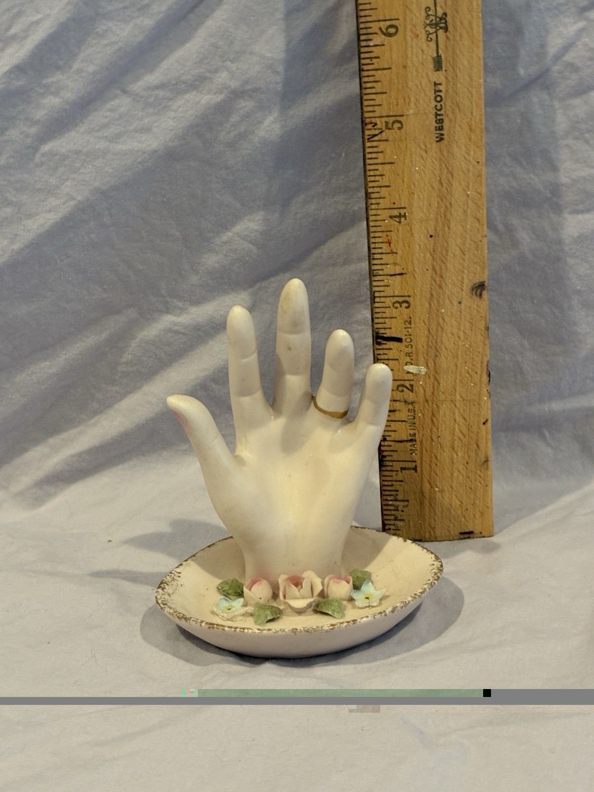 Vintage Lady’s Hand Figurine Vintage Lefton 1444 China Ring Holder.