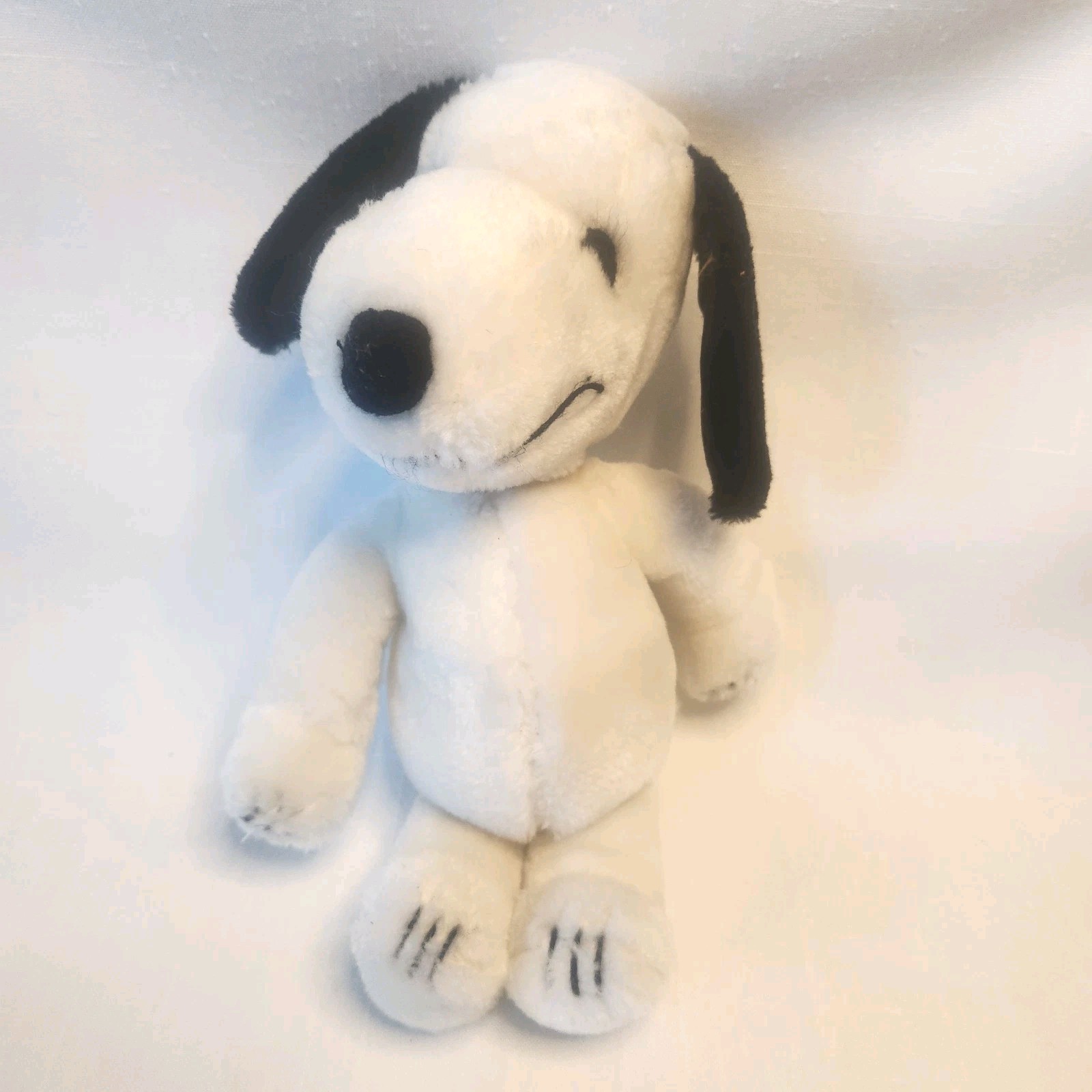Vintage 1968 United Feature Syndicate Snoopy Plush 16\