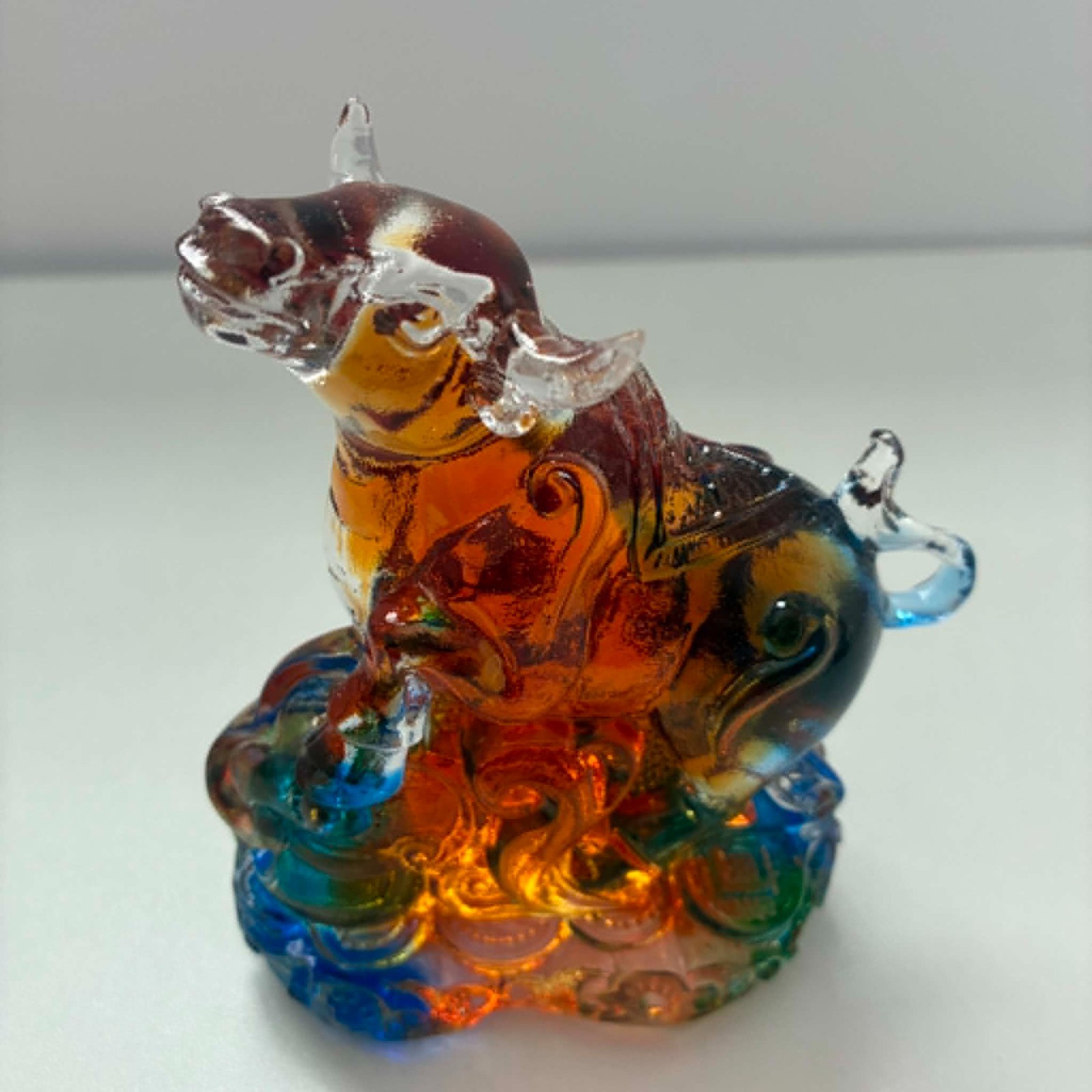 Liuli Crystal Glass OX Figurine – Chinese Zodiac Fengshui gift Home Decor Gift