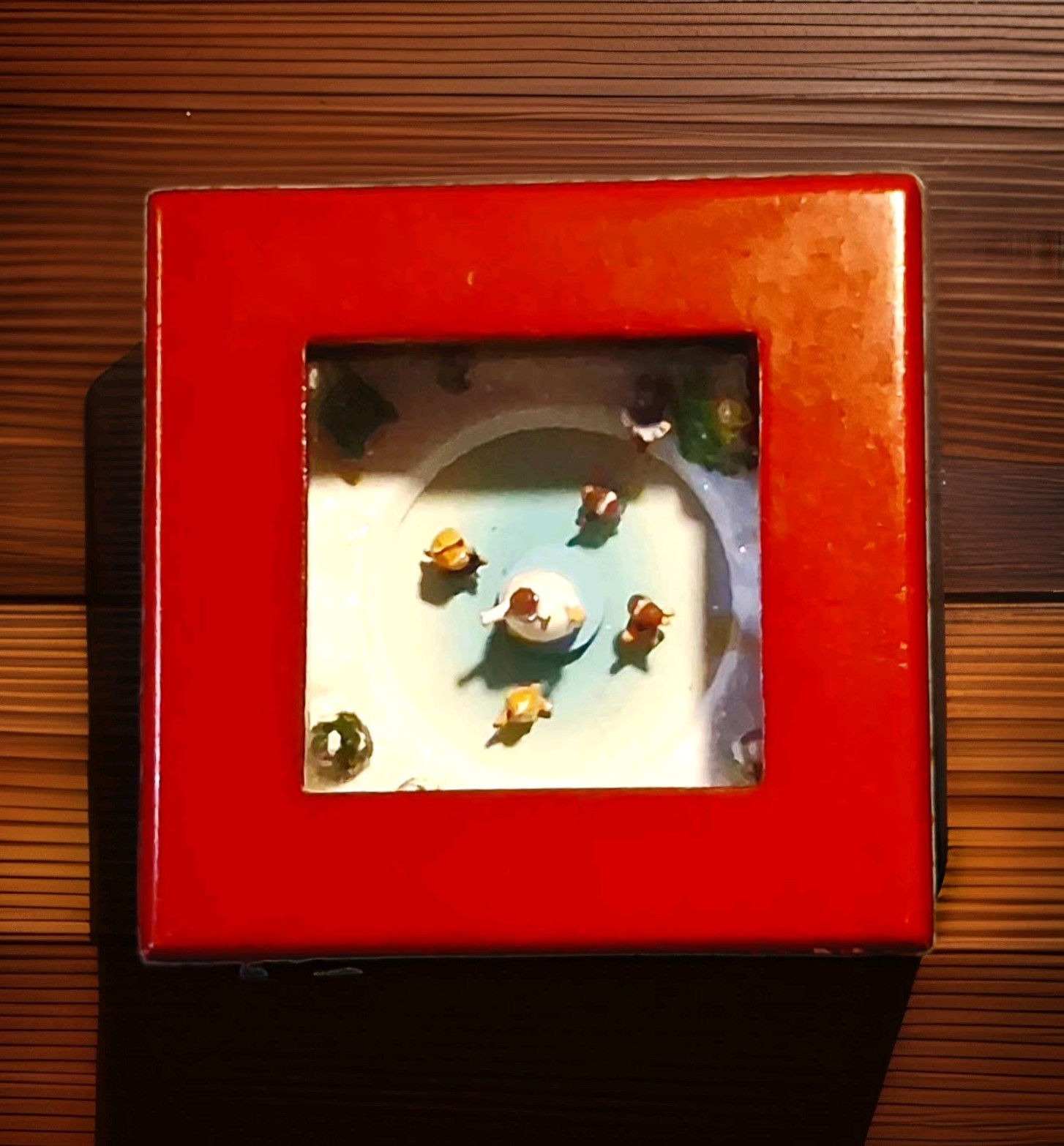 Vintage MR CHRISTMAS MUSIC BOX w/Ice Skaters Plays “We Wish You Merry Christmas”