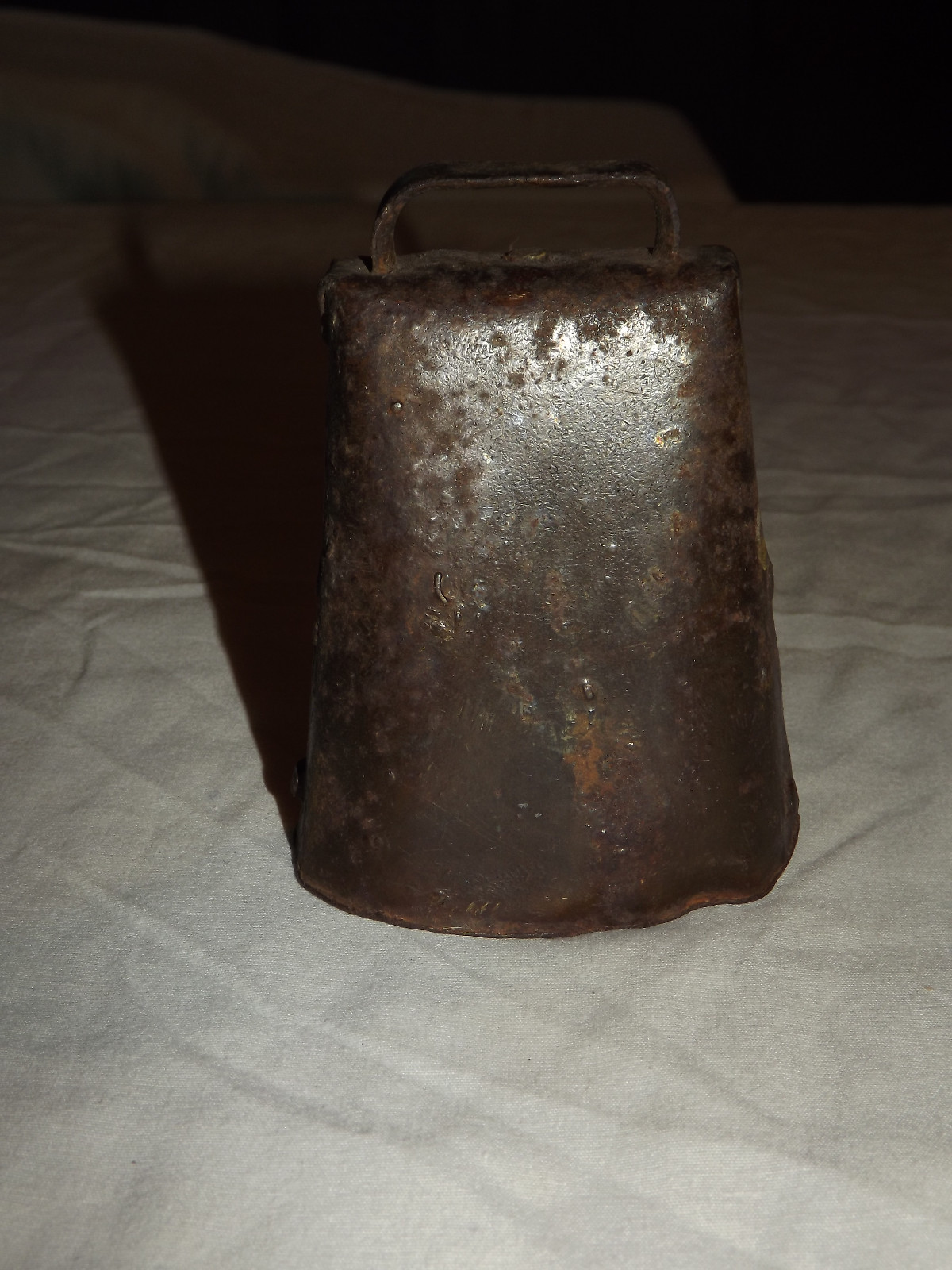 VINTAGE 1800S OLD HAND MADE CRAFTED METAL COW BELL
