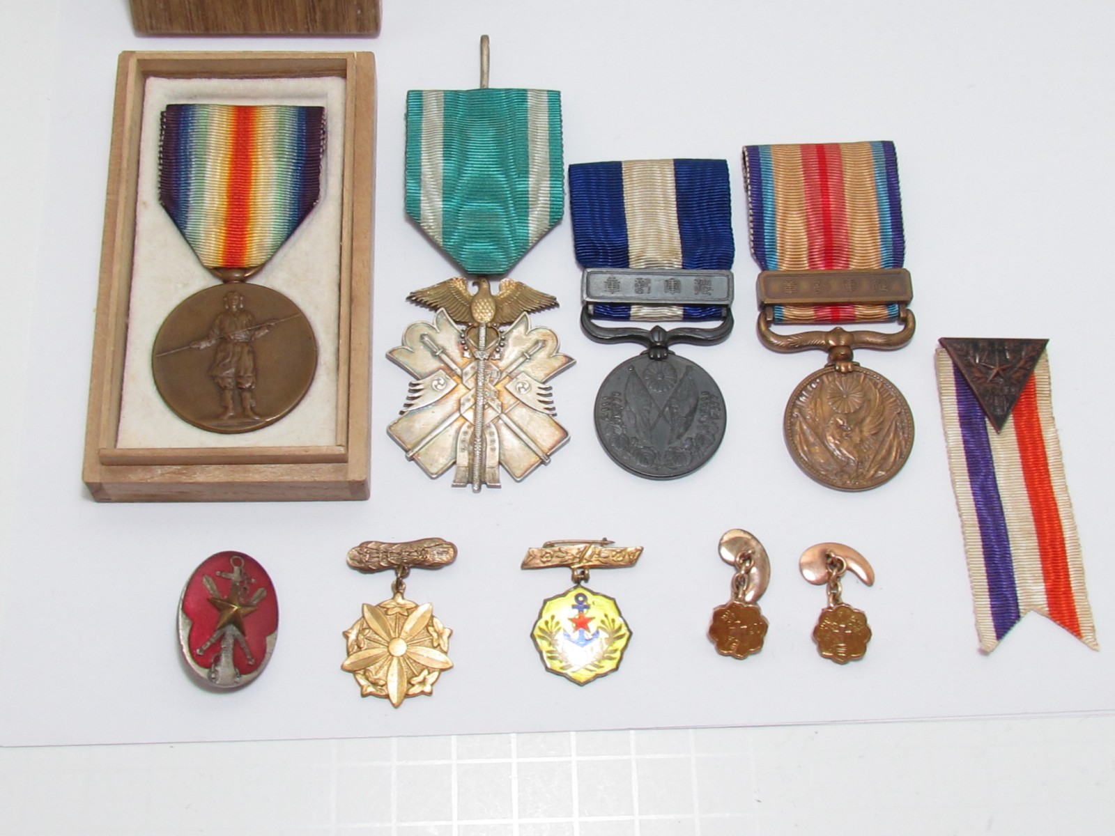 ALL WW2 AND EARLIER MEDAL & BADGE LOT WWII BEAUTIFUL RED CROSS CUFFLINKS ORDER