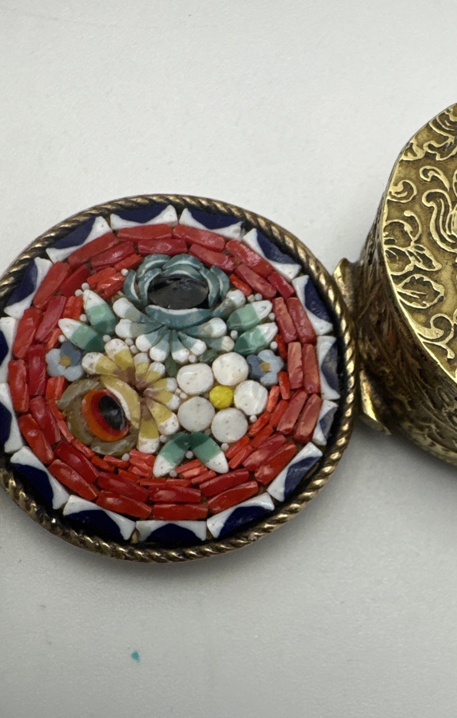 VTG Round Micro Mosaic Floral Ornate Gold Tone Italian Pill Box Hinged Lid
