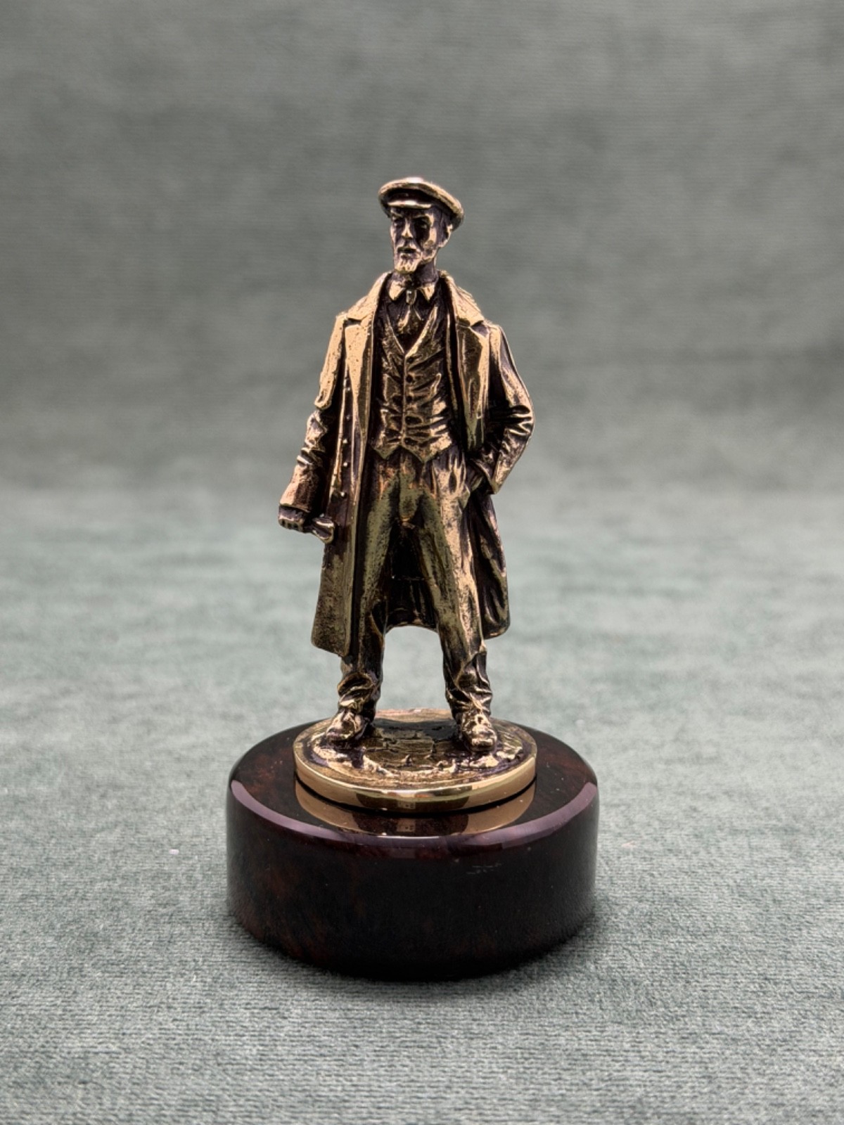 Art Deco Lenin figurine cast bronze statuette sculpture base In Obsidian stone