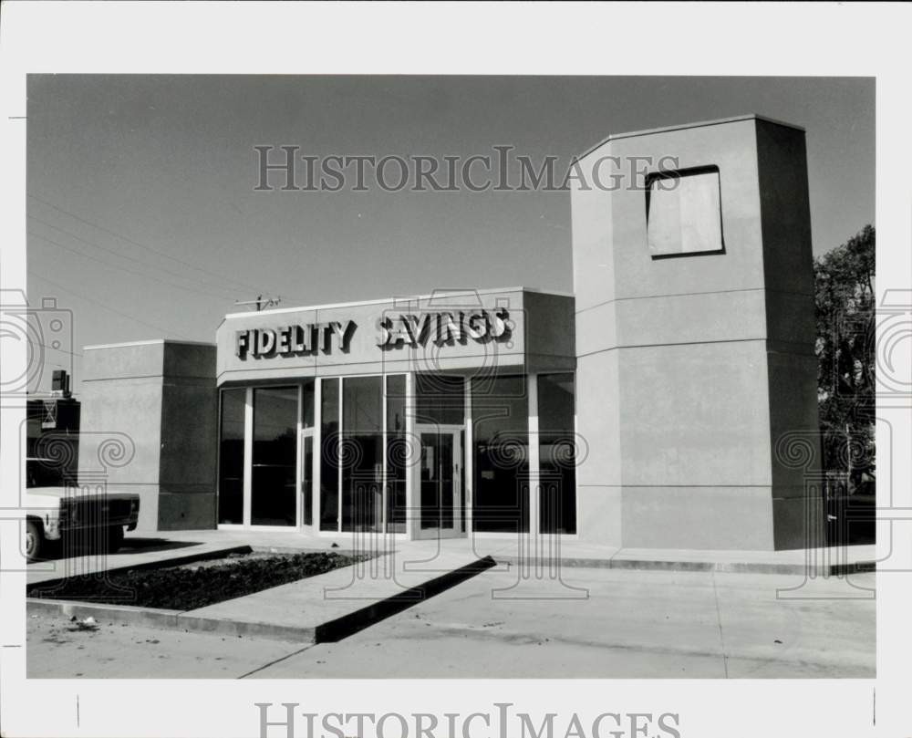 1987 Press Photo Exterior of Fidelity Savings Building - lra79801
