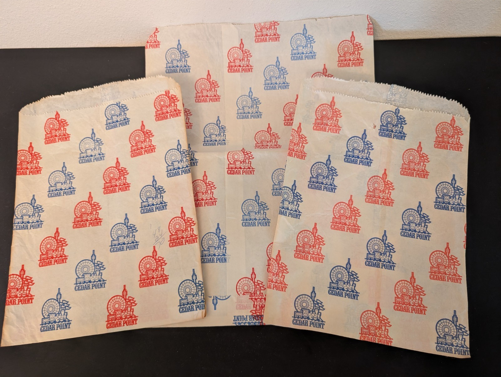 (3) Vtg Cedar Point Souvenir Gift Shop thin Paper Bags (2) 8