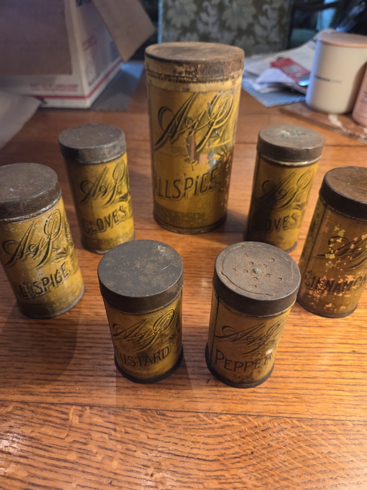 LOT OF A&P SULTANA SPICE MILLS VINTAGE TINS, ASS'T. SIZES