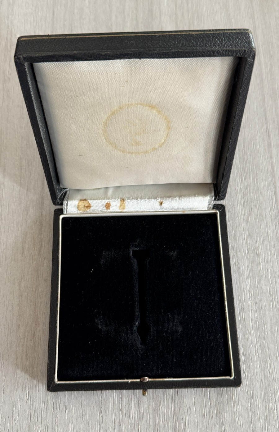 Superb WW2 German Cross gold grade hard black Case gold pipping