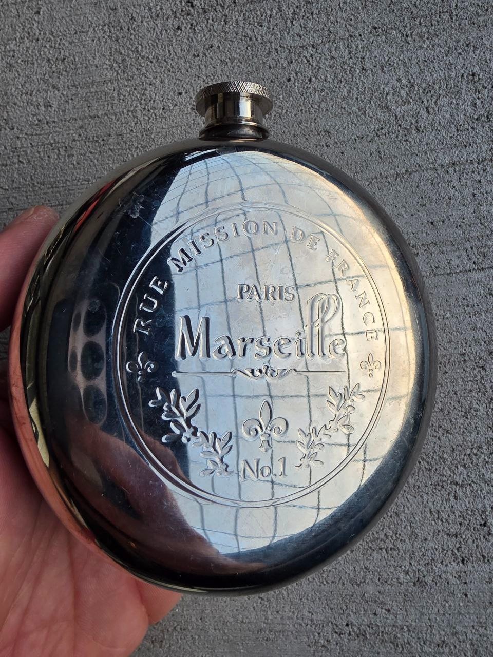 🇫🇷 Vintage French Metal Flask – Paris & Marseille Souvenir