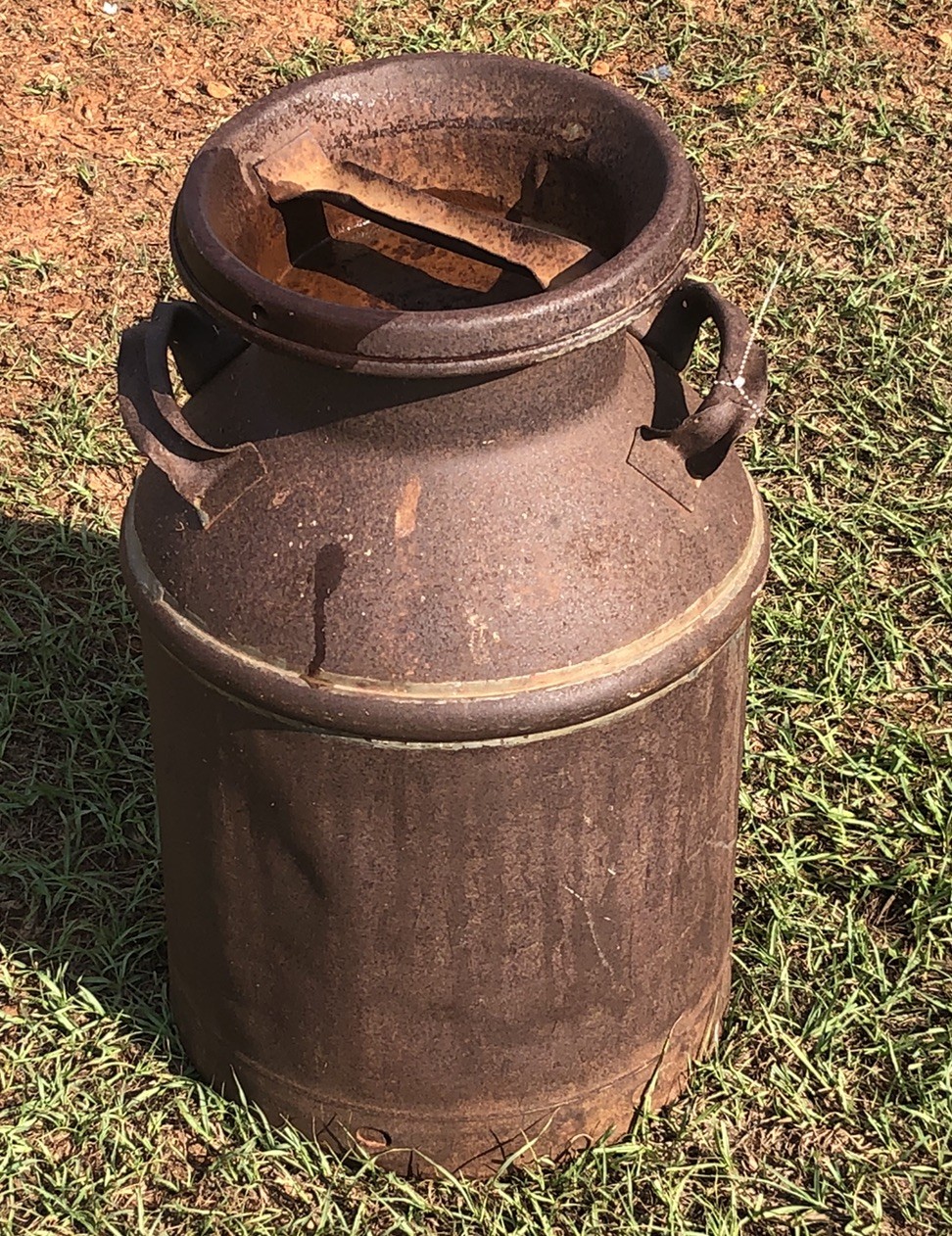 Vintage SUPERIOR Milk Can Rustic Farm House Cream Jug 21.5” Tall With Lid 25 Lbs