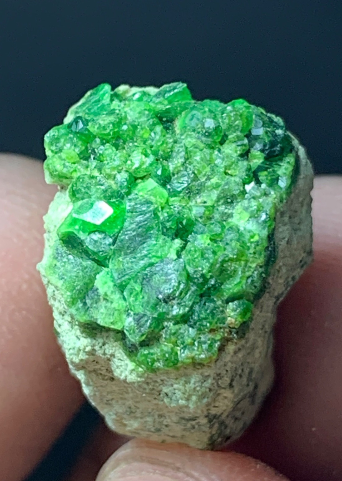 30 CT natural green Garnet Crystal specimen from Afghanistan