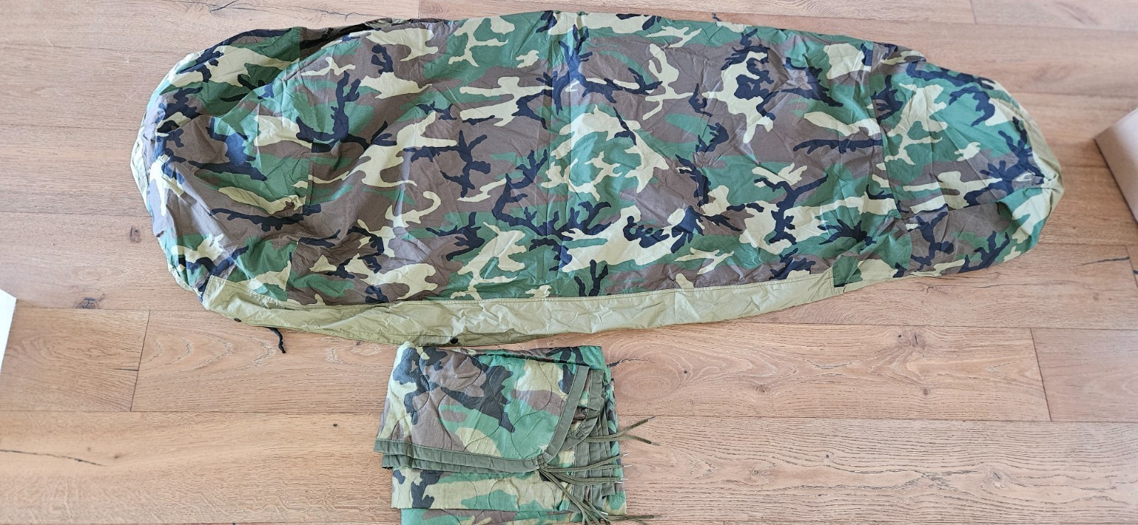 Genuine USGI GORE-TEX  Bivy Cover  Woodland Camo - VGC + Bonus Woobie