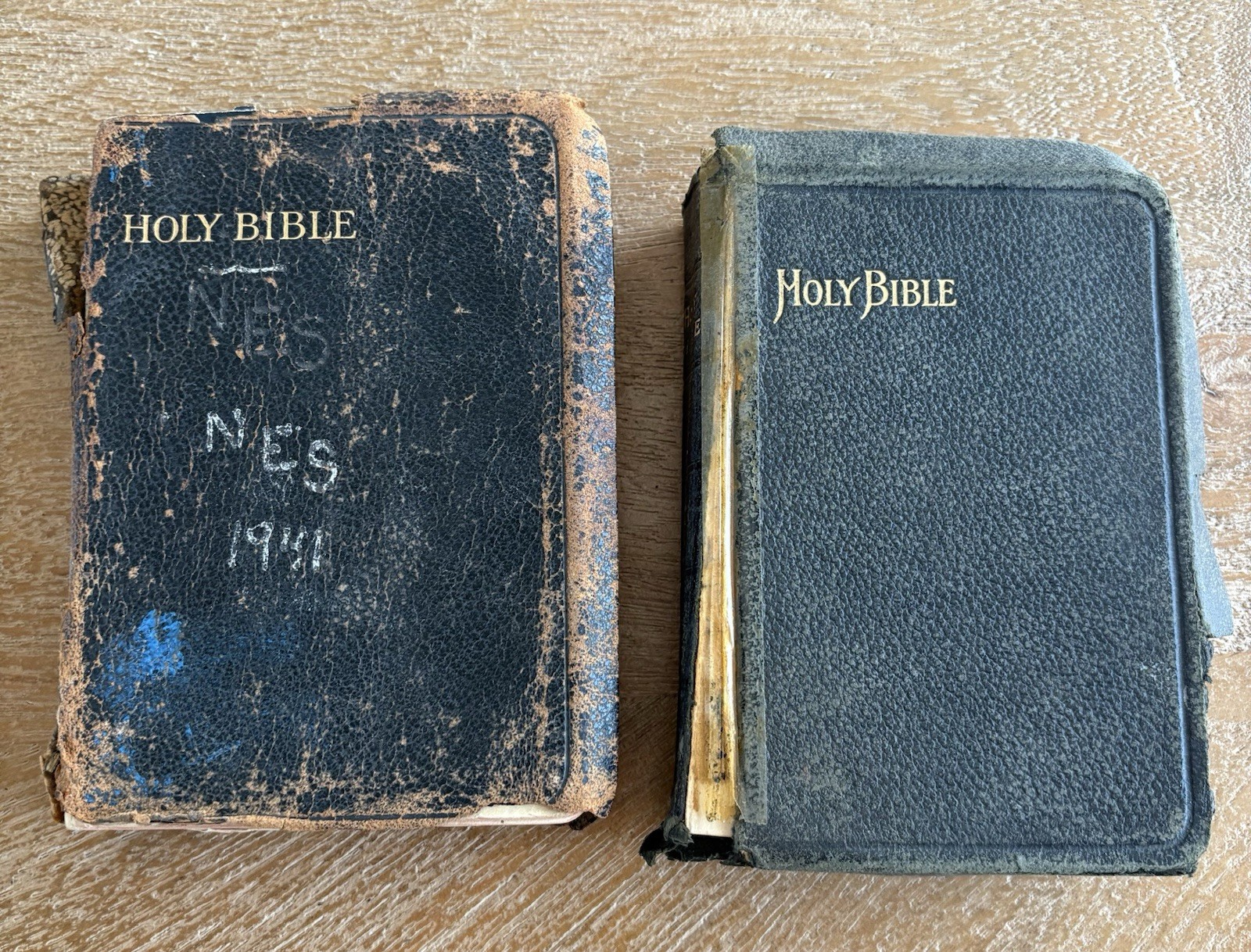 Pair Of Antique Holy Bibles Oxford University - Dated Back To 1916 & 1917