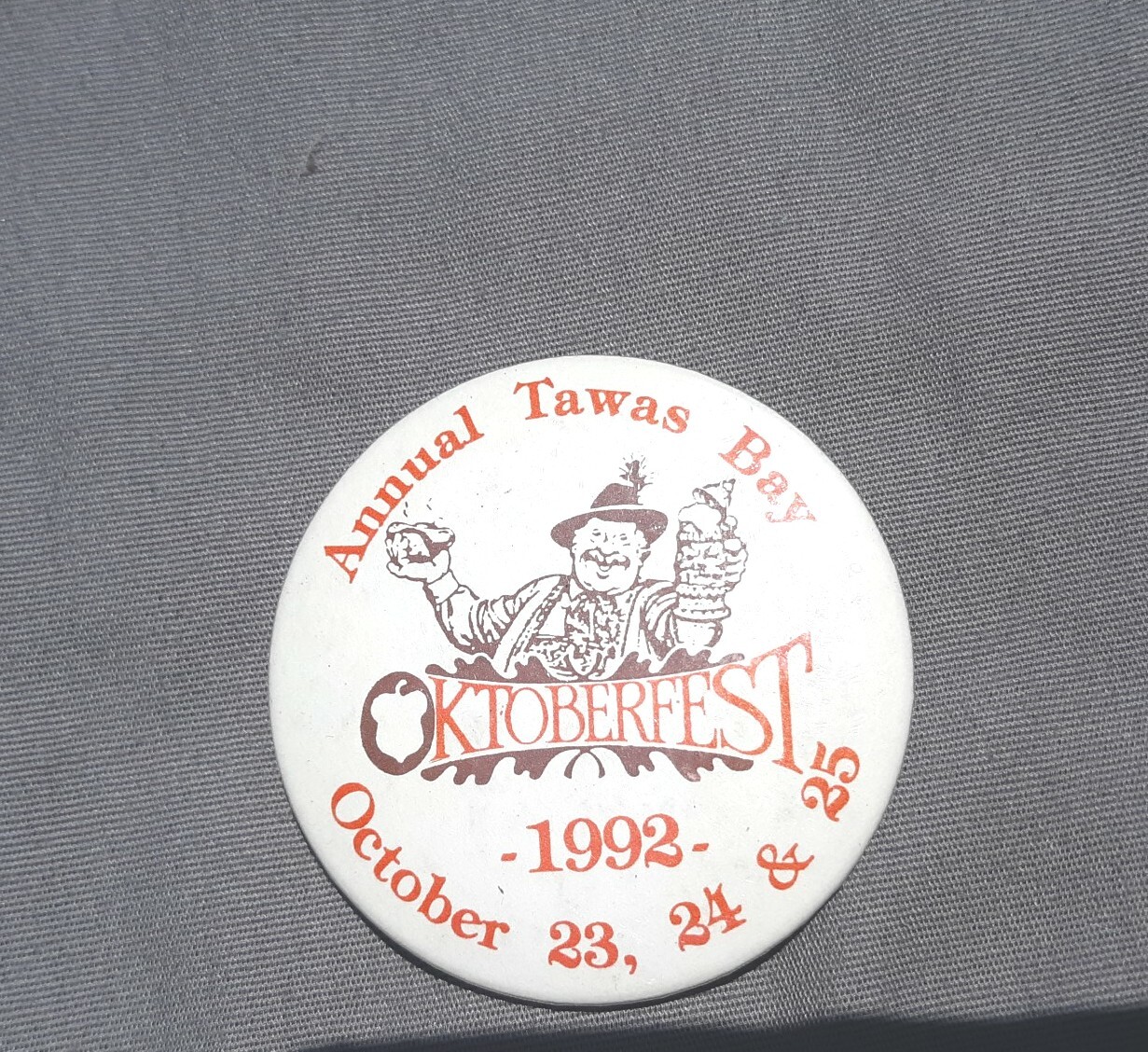 Annual Tawas Bay Michigan MI Oktoberfest 1992 Button Pin 2 1/4\
