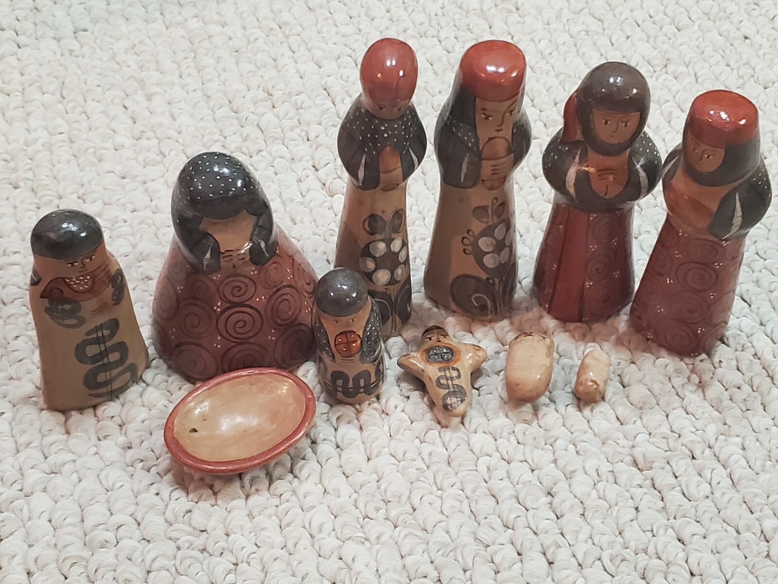 Vintage Mexican Folk Art Creche Glazed Shiny Finish Pottery Figures Sculptures
