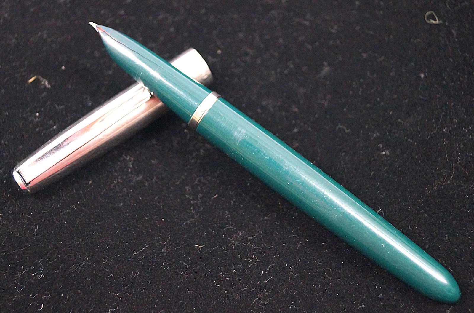 Parker Model 21 Fountain Pen Dark Green Silver Cap VTG 1950\'s USA Untested D133