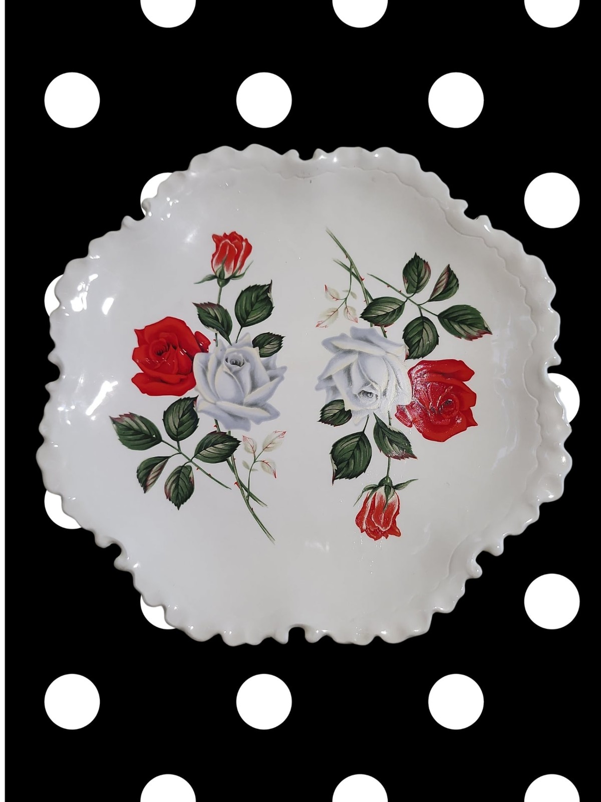 Beautiful vintage decorative earthenware plate