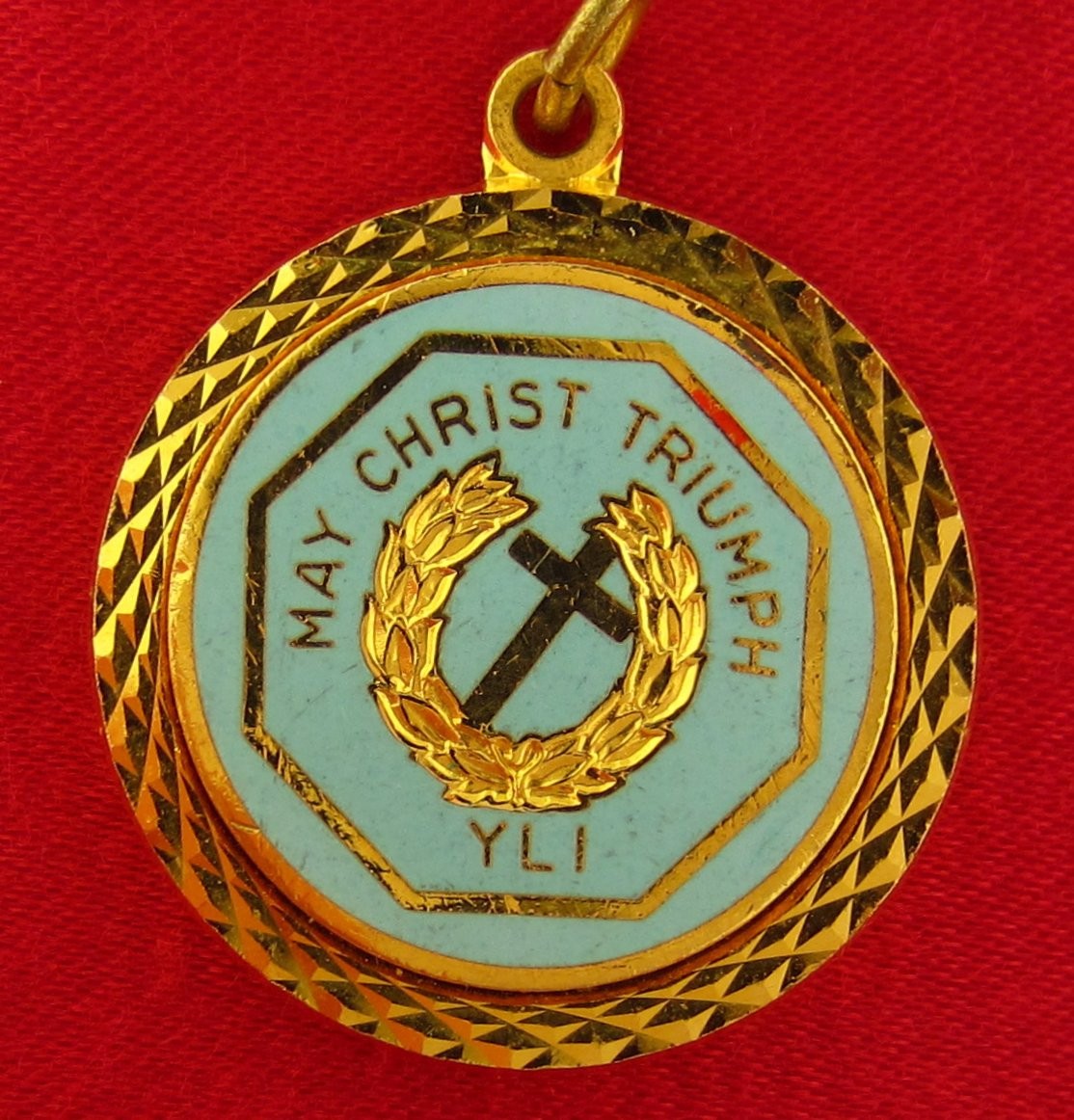 Vintage MAY CHRIST TRIUMPH Medal YLI Grand Institute Burlingame CA 1977 Pendant