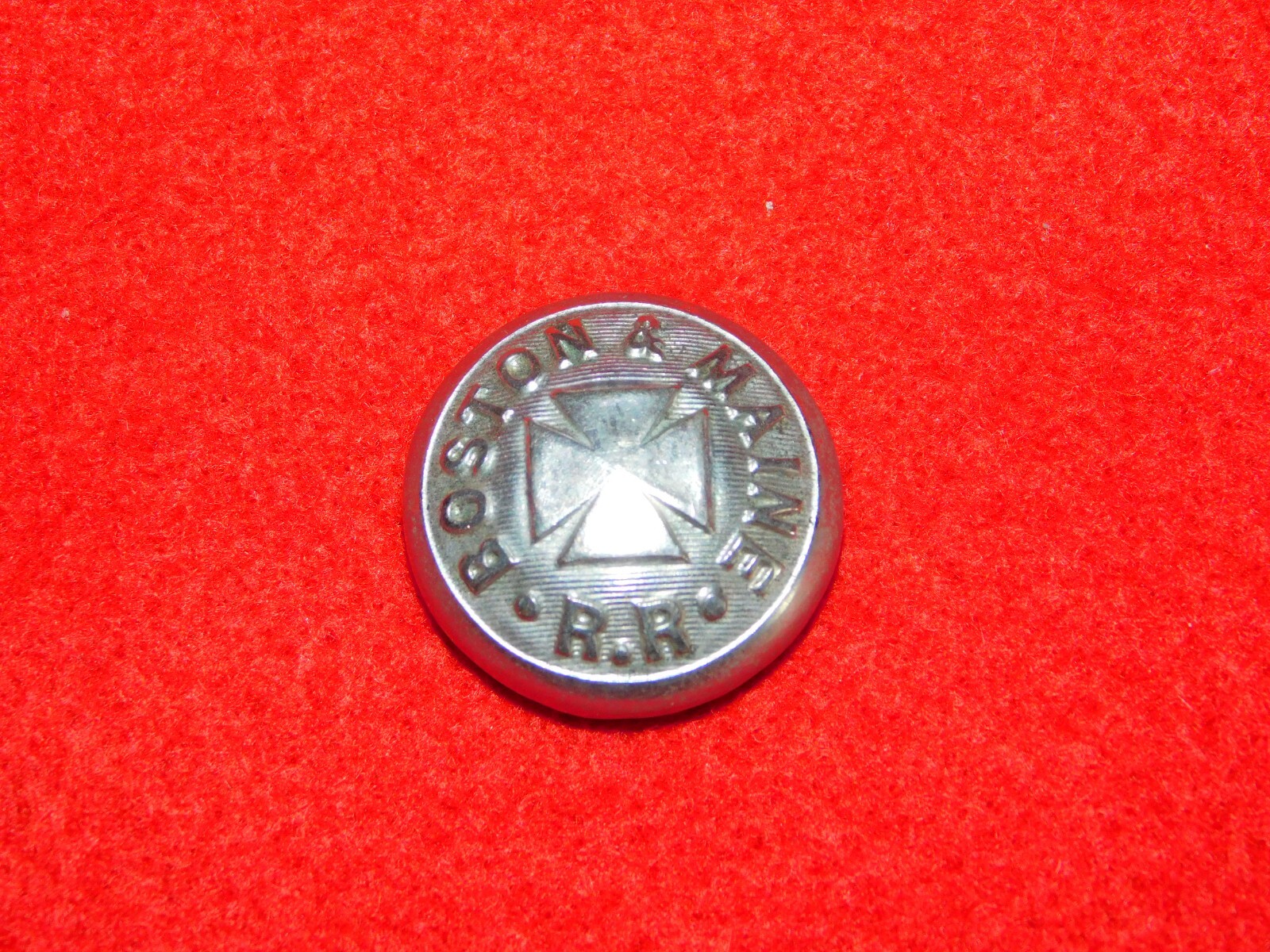 VINTAGE TRAIN BOSTON & MAINE RAILROAD BUTTON COVER