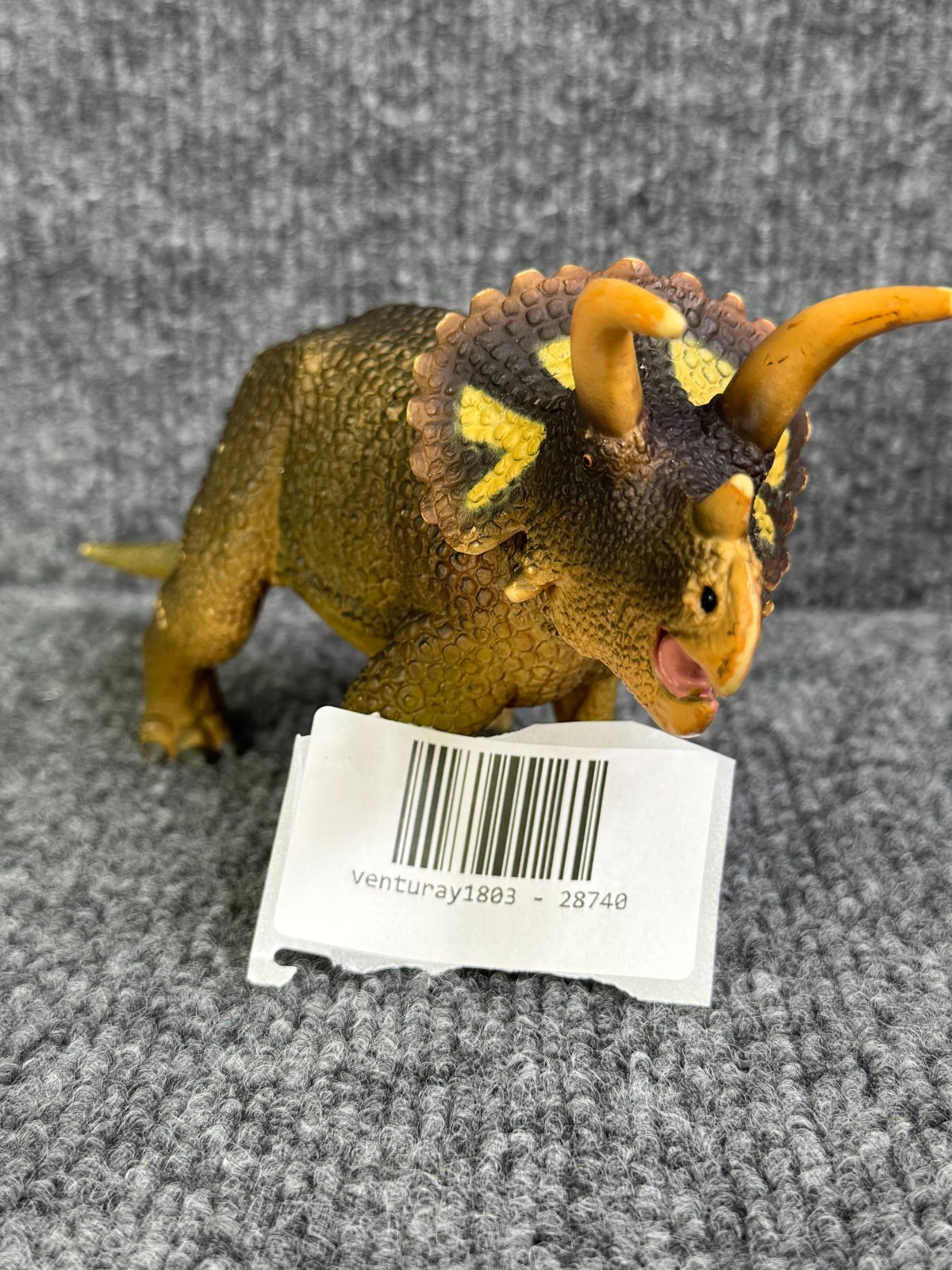 Safari Ltd Triceratops Dinosaur Figure 2018 Brown Collectible Prehistoric Toy