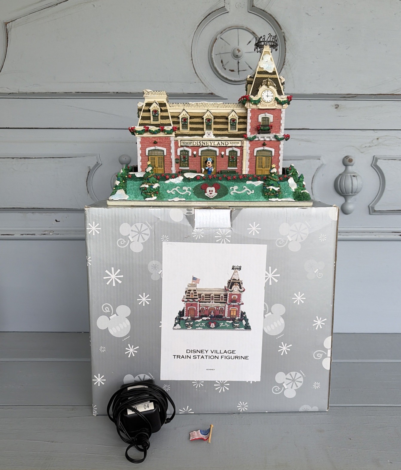 Rare Disneyland Light Up Disney Village Train Station Figurine