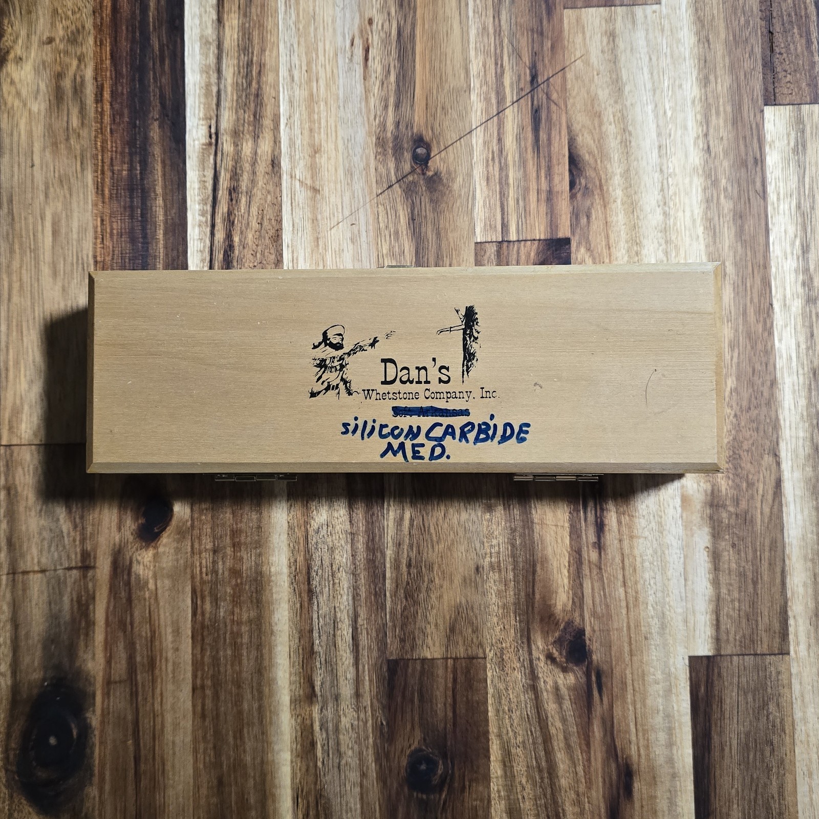 Dan’s Whetstone Silicon Carbide Sharpening Stone Medium Bench Stone 8