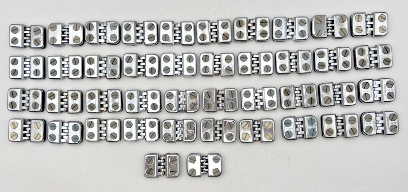 (42) CHROME METAL HINGED GLASS CUBE CONNECTOR CLIPS 3/16