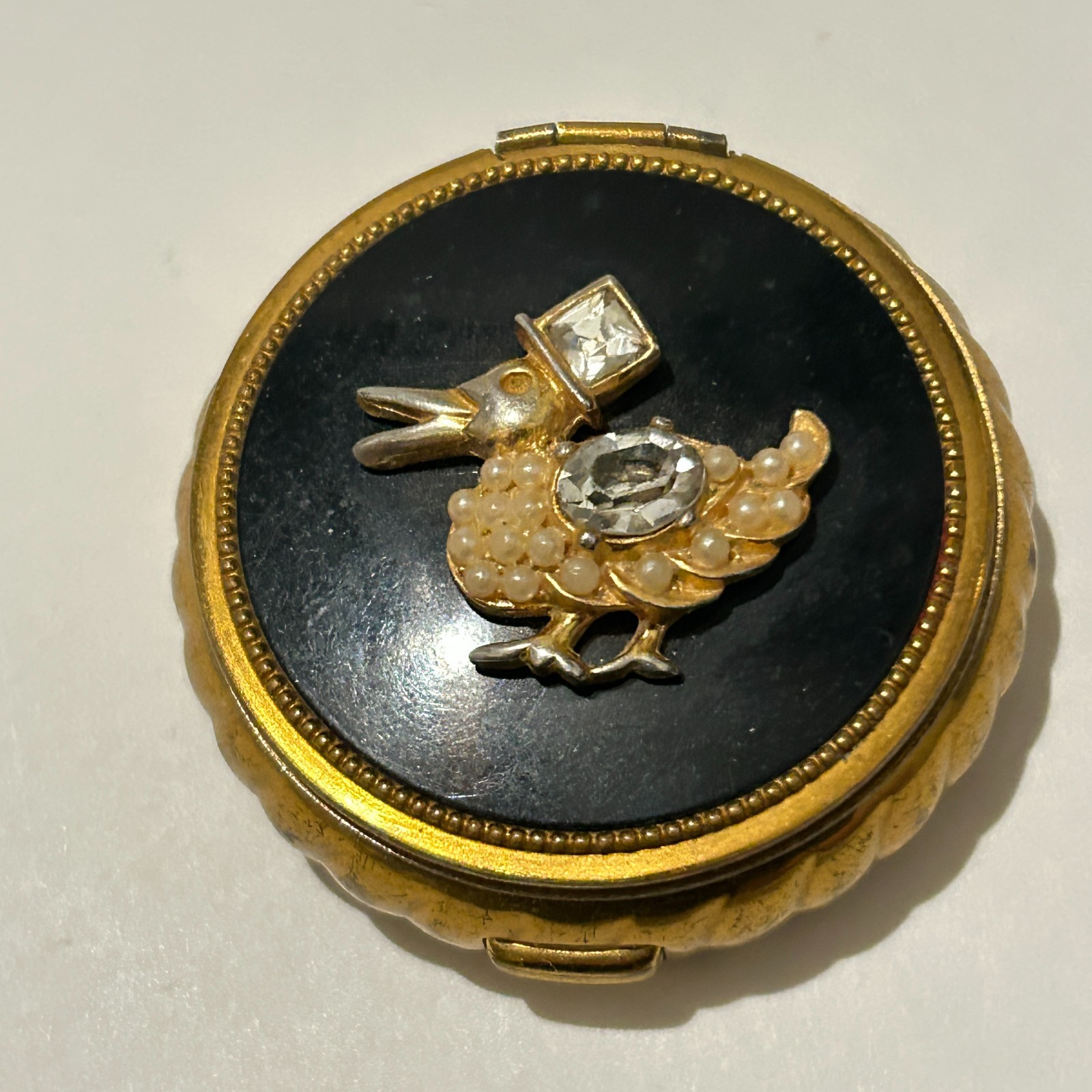 READ Vintage Evans Rhinestone Pearl Jeweled Duck Powder Compact Goldtone Deco