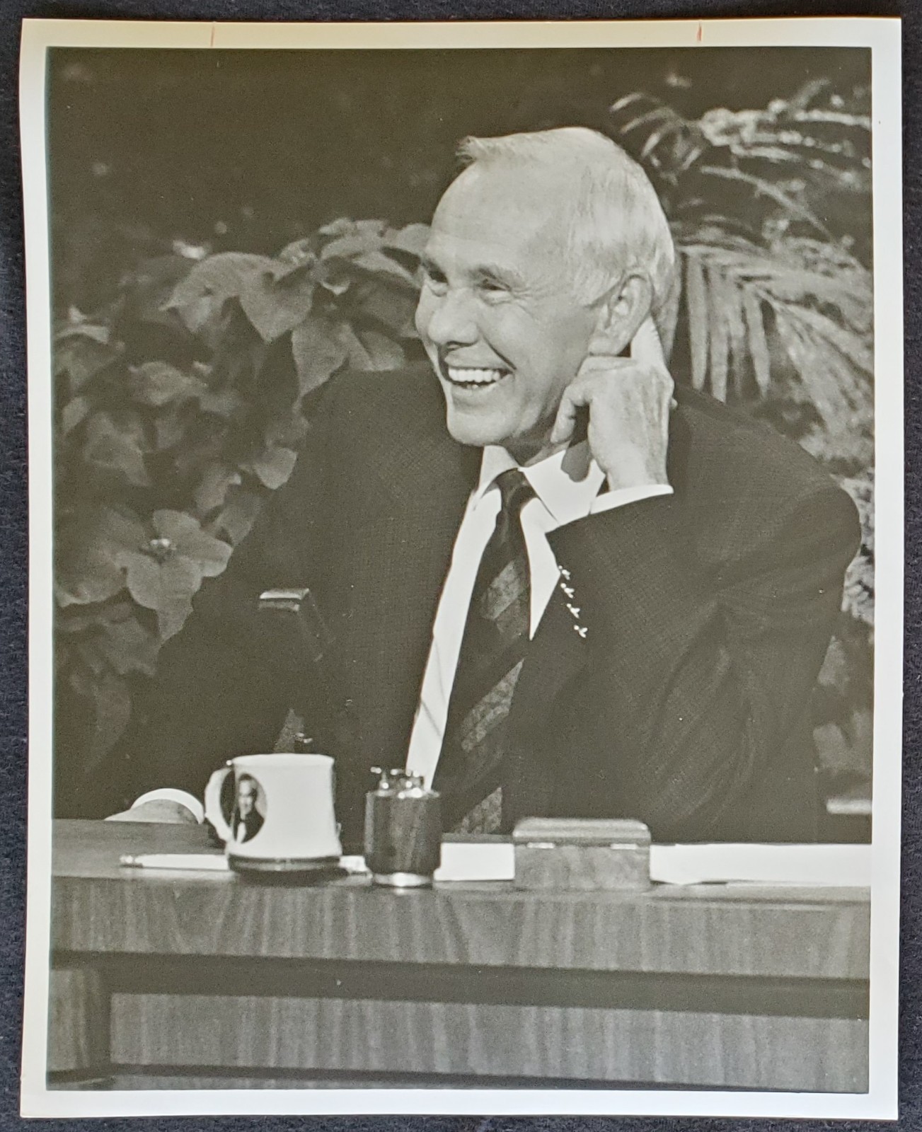 1992 Johnny Carson The Tonight Show NBC Hollywood 8x10 PR Photograph