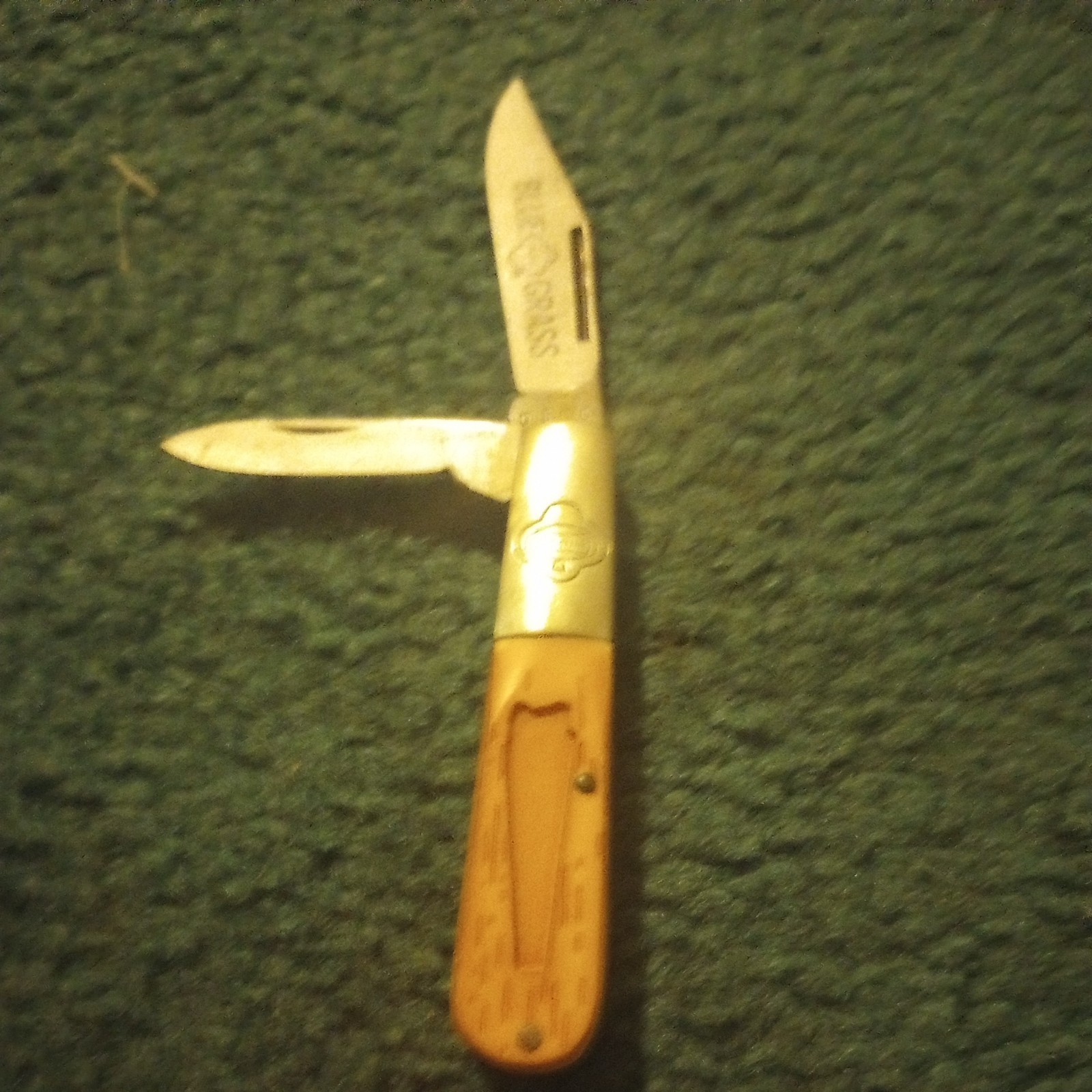 vintage 0100 Belknap Blue Grass Barlow pocket knife.