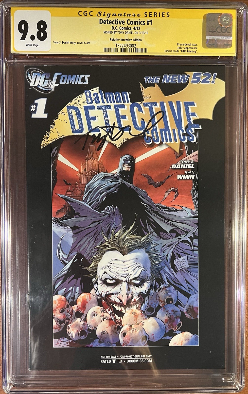 DC Detective Comics #1 2011 2012 Retailer RRP Variant CGC 9.8 SIGNED SS Daniel